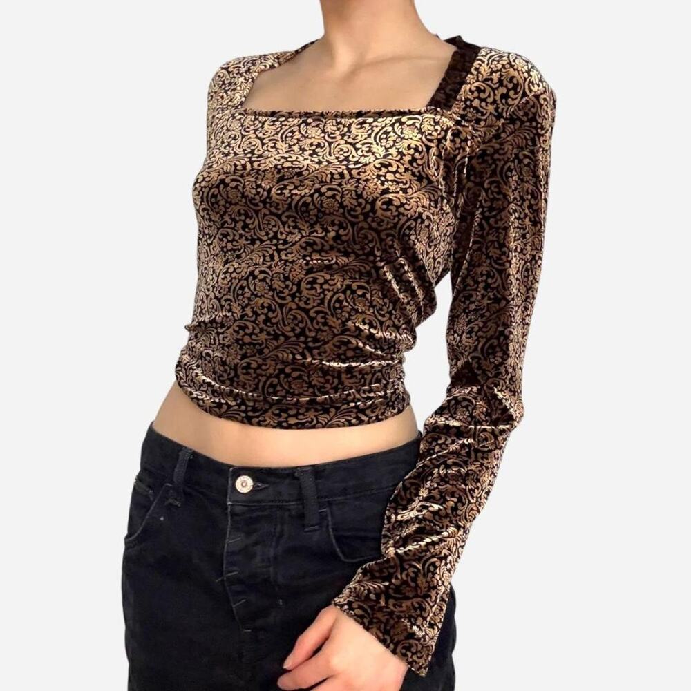 Velvet squareneck long sleeve. blouse